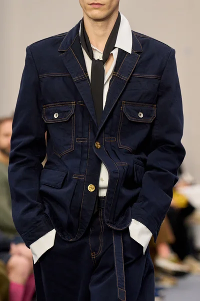 Look 200